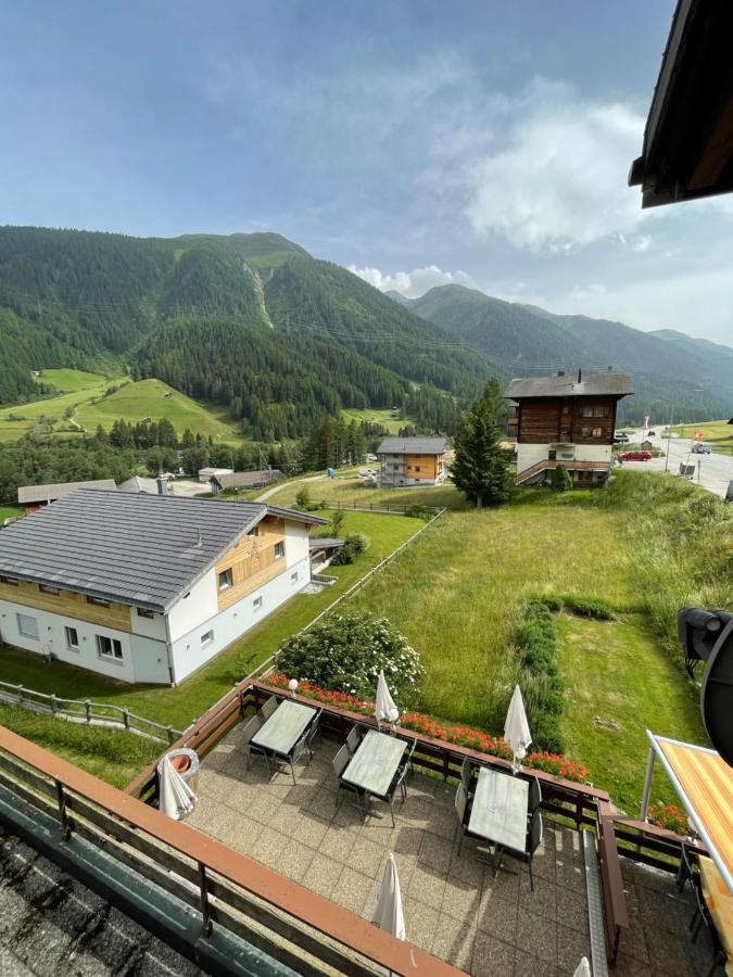 Hotel Restaurant Gommerhof Reckingen Exterior foto